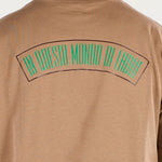 T-shirt Nocciola con stampa 'In questo mondo di Ladri' sul retro LADRI 65 3DICI 