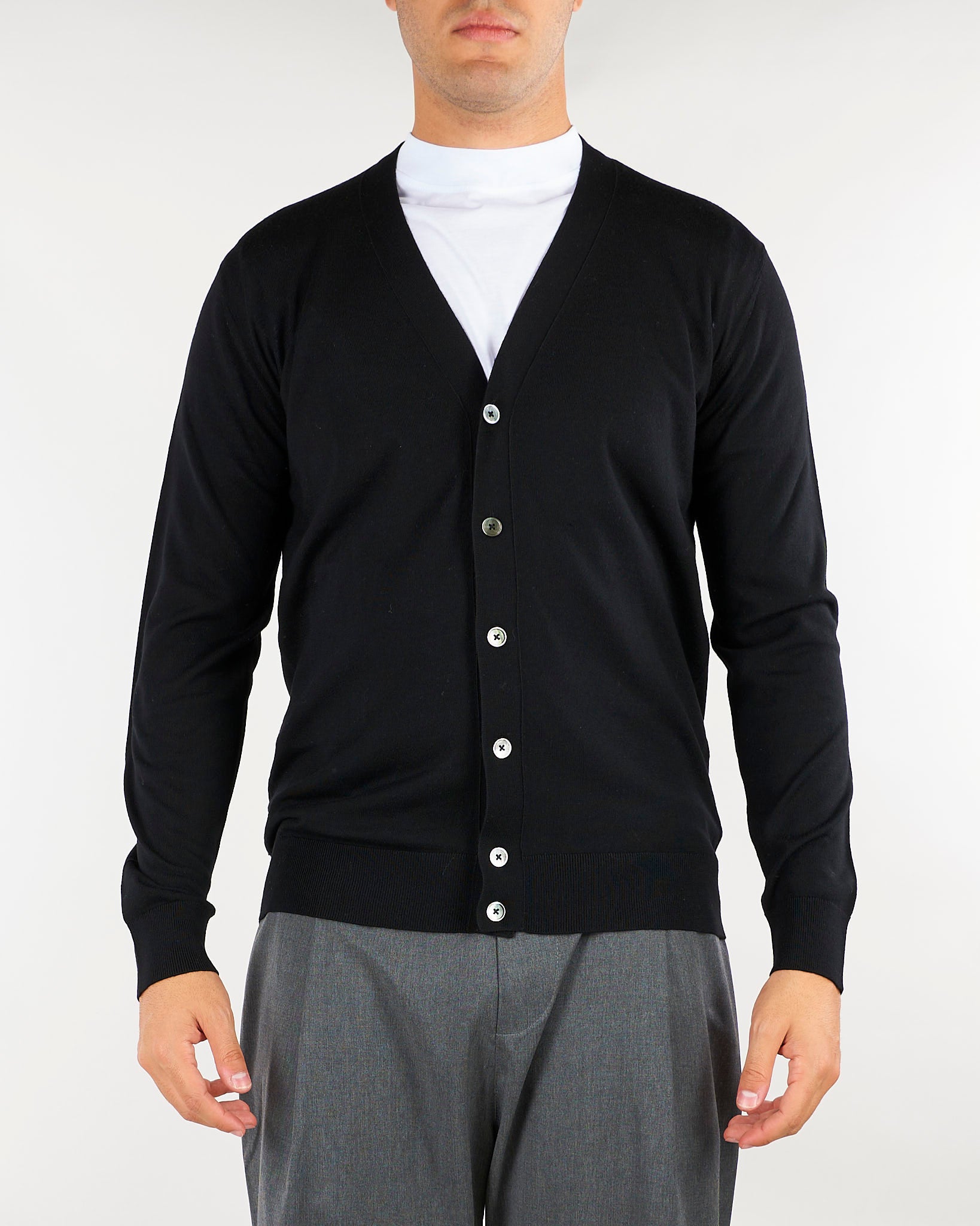 Cardigan Nero in pura lana merinos DK27052 79 DIKTAT 