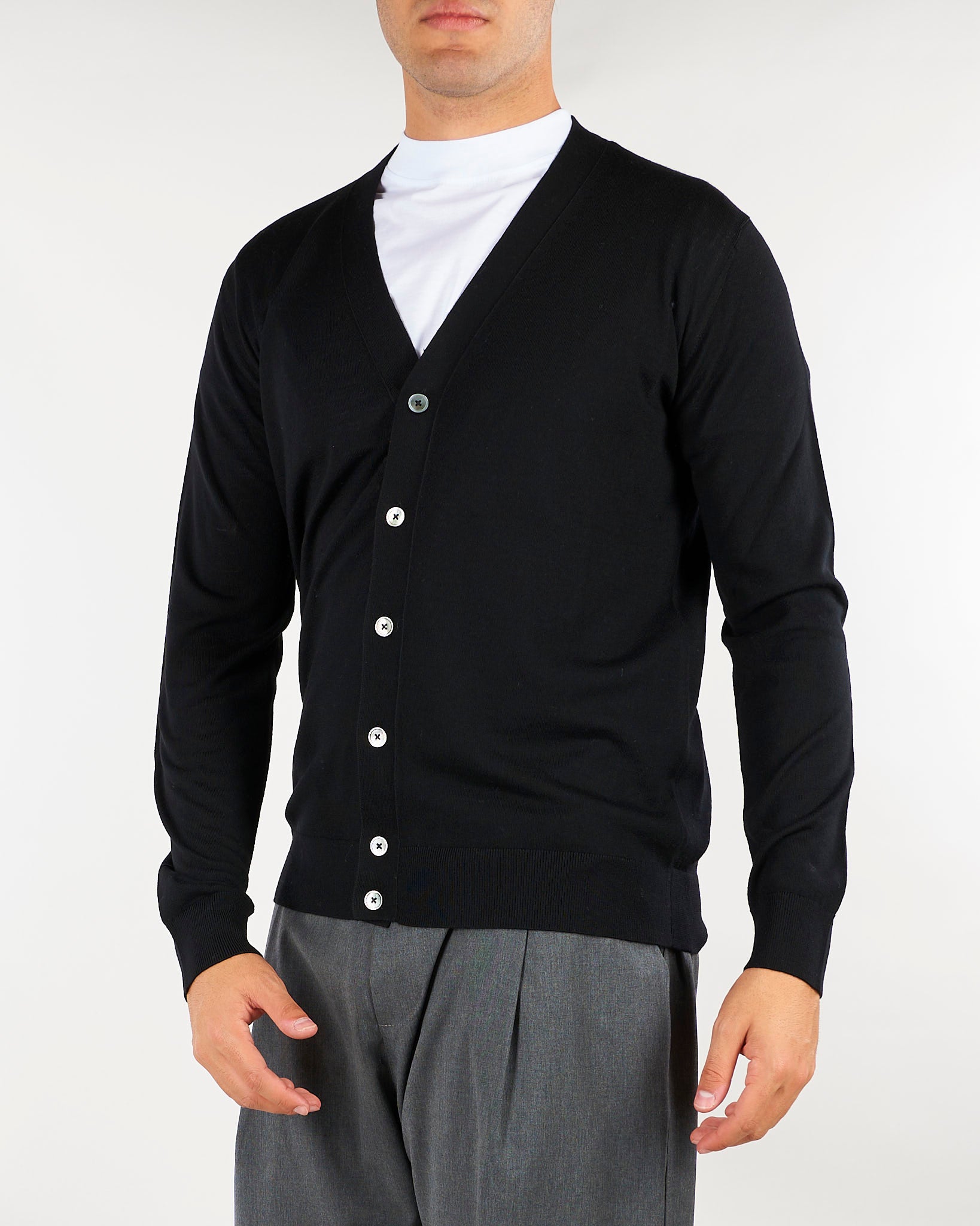 Cardigan Nero in pura lana merinos DK27052 79 DIKTAT 
