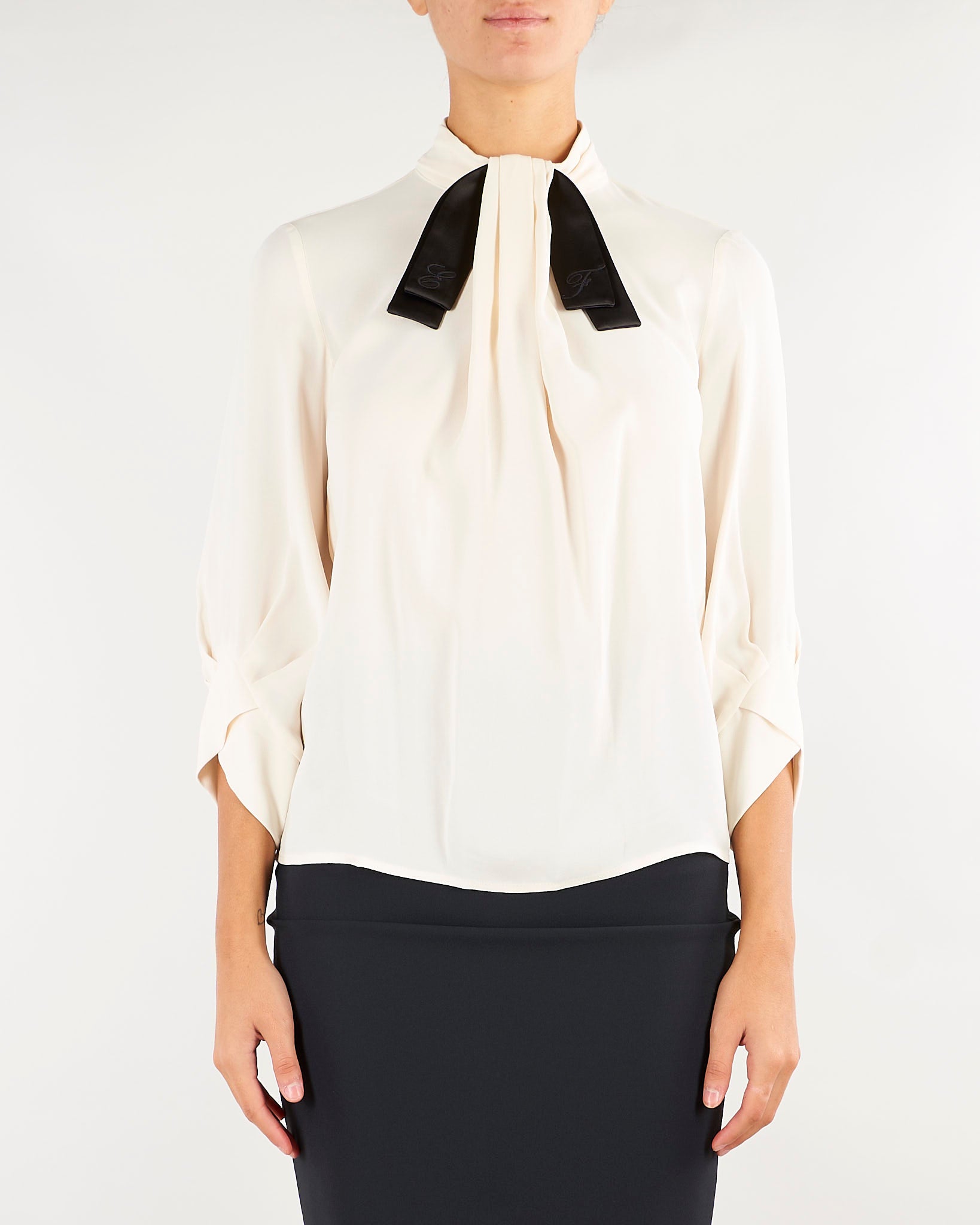Blusa Burro-Nero in georgette con cravattino CA17866E2 E84 ELISABETTA FRANCHI 