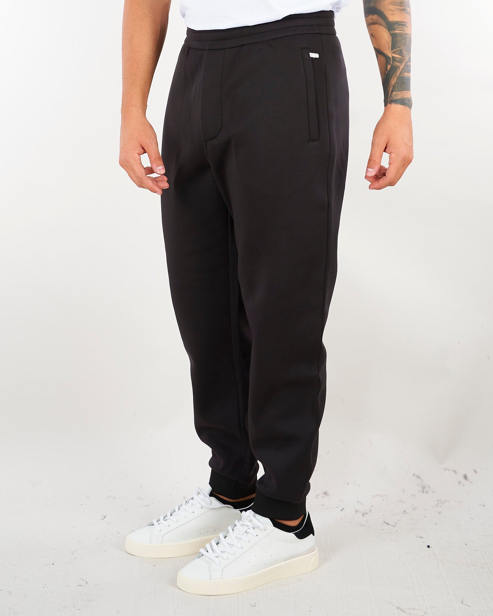 Pantaloni Nero jogger in jersey modal con placca logo EM007347AF17545 UC001 EMPORIO ARMANI 