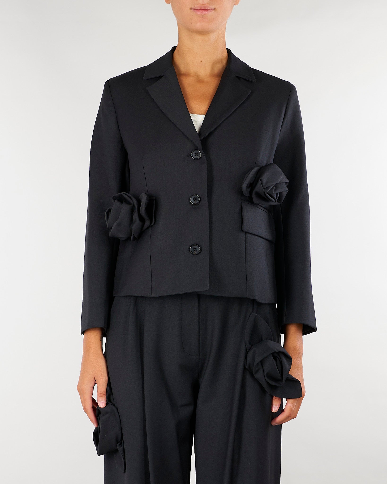 Giacca Nero cropped con dettagli floreali tridimensionali M6IH10 100 MEIMEIJ 