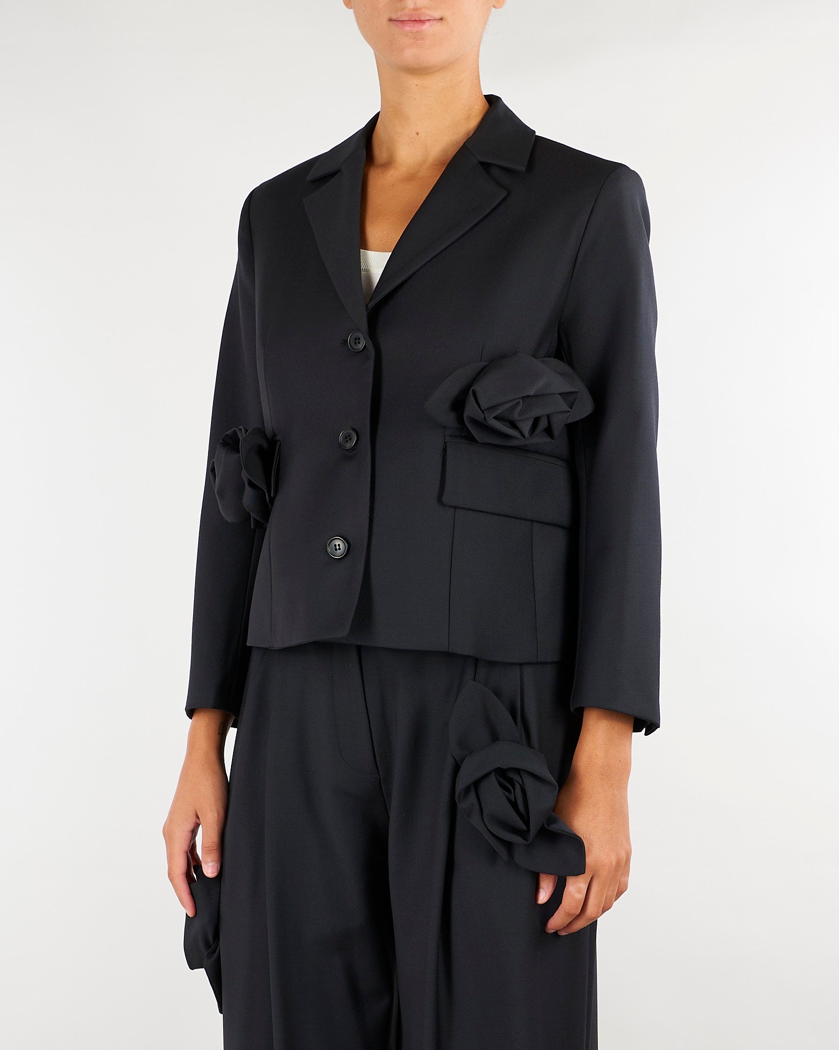 Giacca Nero cropped con dettagli floreali tridimensionali M6IH10 100 MEIMEIJ 