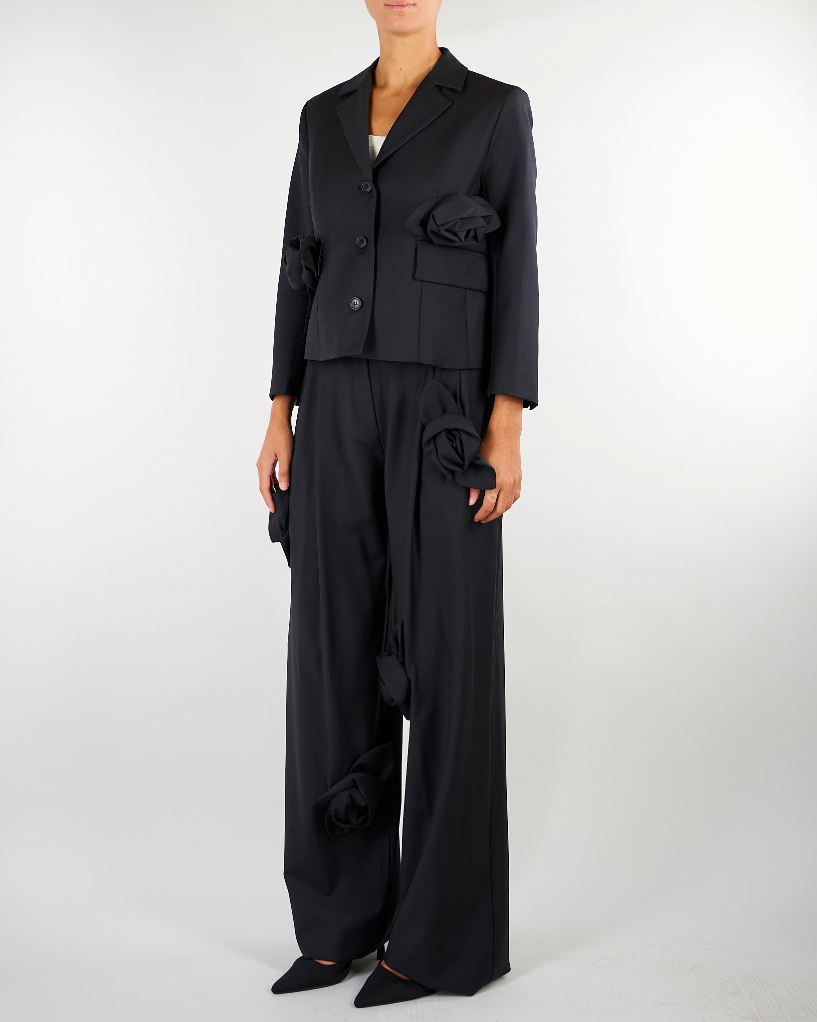 Giacca Nero cropped con dettagli floreali tridimensionali M6IH10 100 MEIMEIJ 