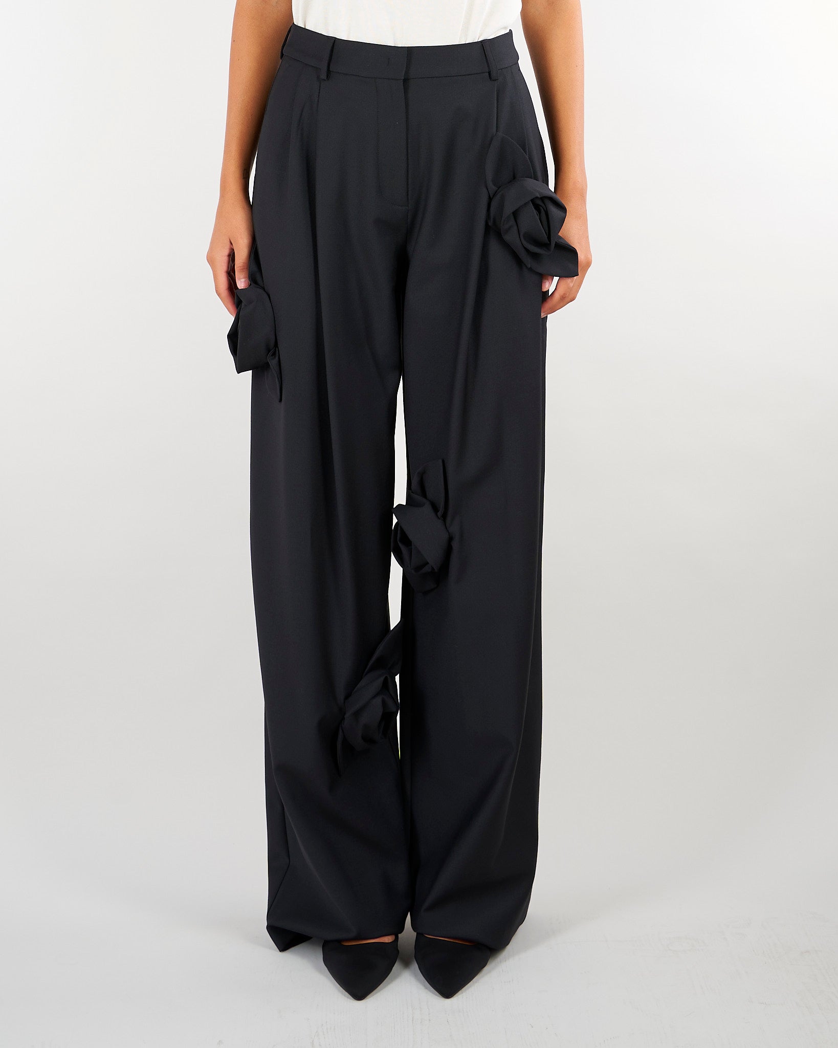 Pantalone Nero palazzo con applicazioni floreali tridimensionali M6IH13 100 MEIMEIJ 