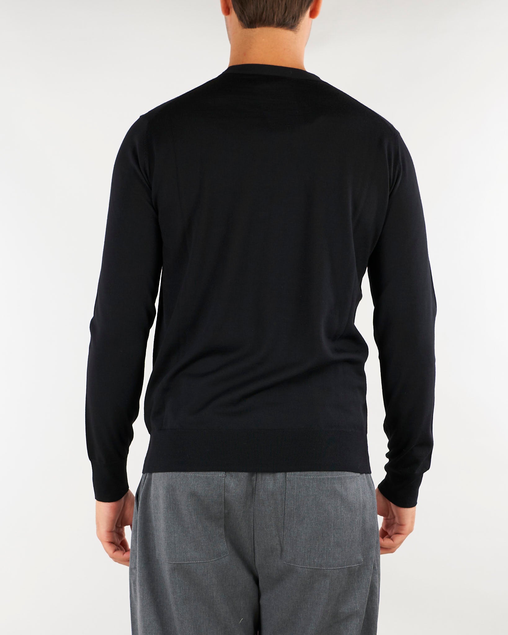 Maglia Nero in pura lana merinos extrafine A001F001 9000 PAOLO PECORA 