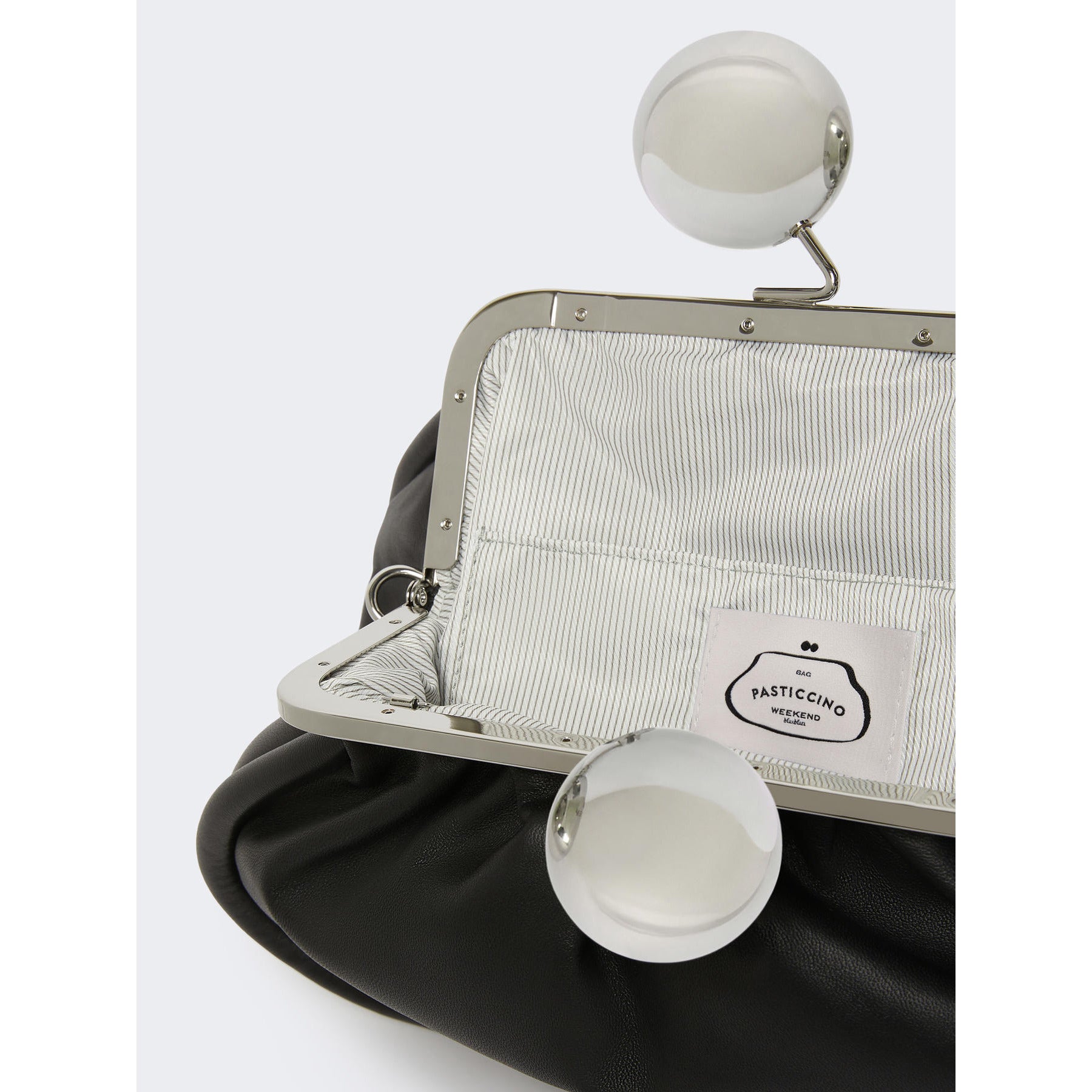 Borsa Nero Pasticcino Bag medium in nappa lucida con maxi ball MILVANEW 7 WEEKEND MAX MARA 