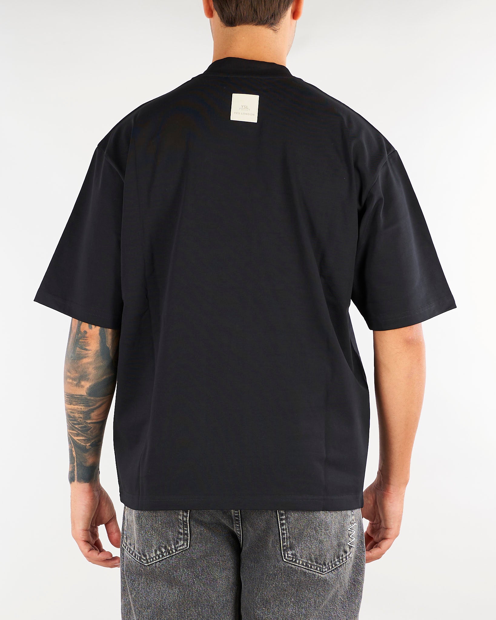 T-shirt Nero in cotone pesante Relaxed fit XM4309 99 YES LONDON 