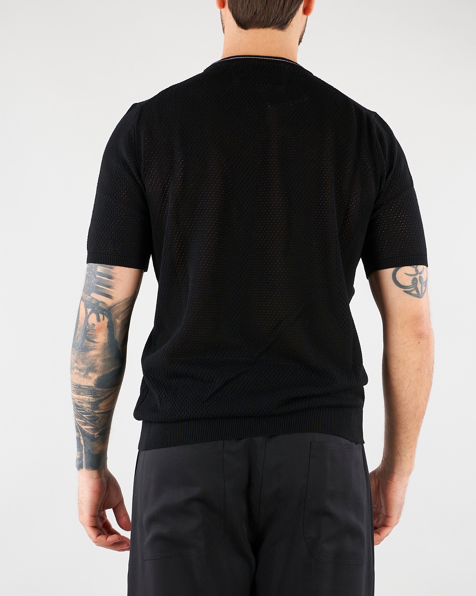 Maglia Nero in cotone microforato con profili a contrasto B9AB0054 438 AMARANTO 