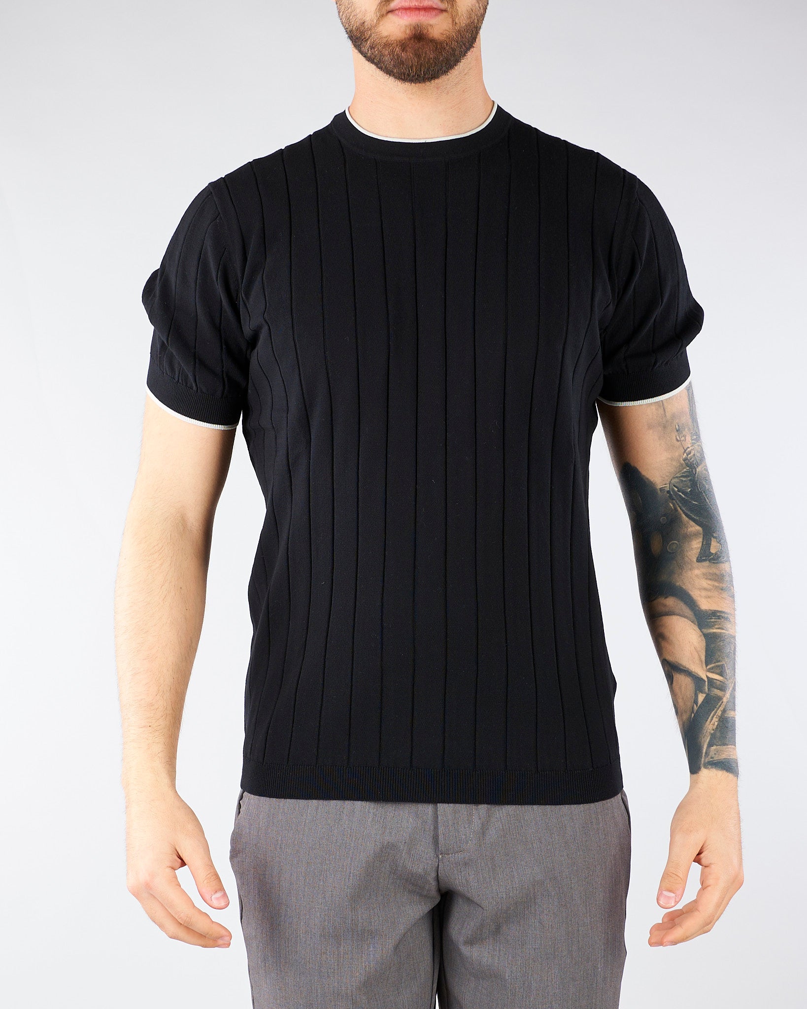 Maglia Nero in cotone a coste con profili a contrasto DK17020 99 DIKTAT 