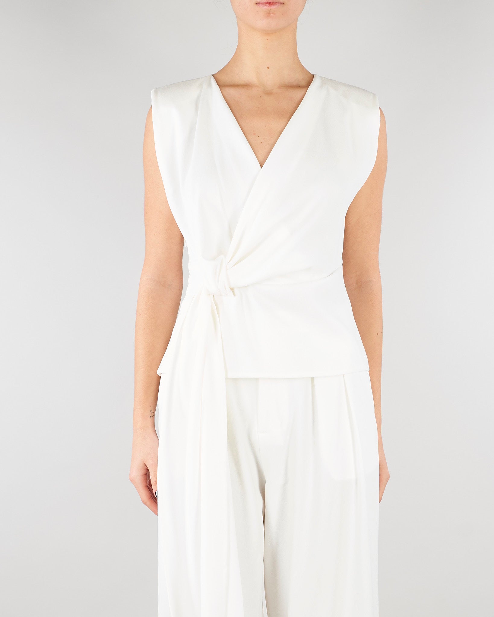 Top Bianco con nodo e volant SS260153 1 ELEH 