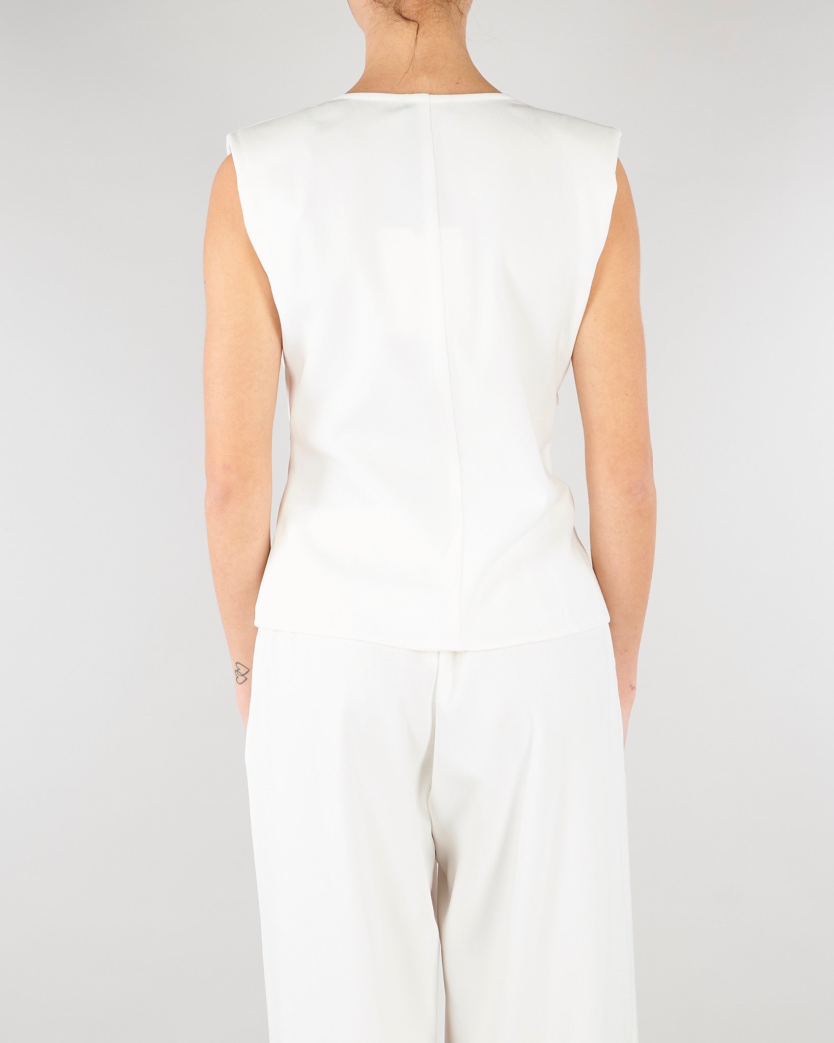 Top Bianco con nodo e volant SS260153 1 ELEH 