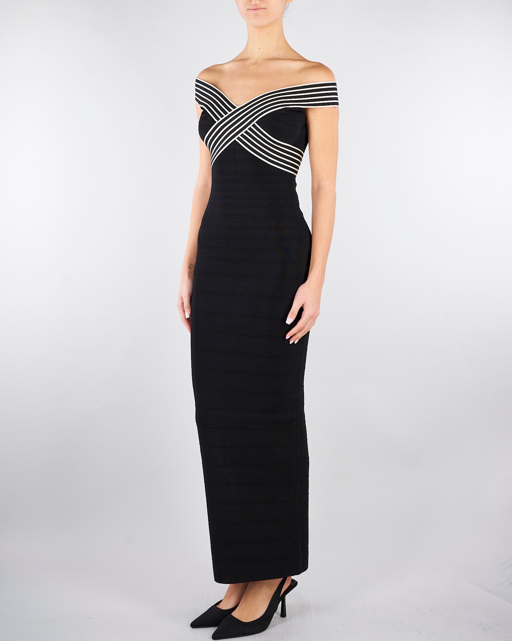Abito lungo Nero-Burro in maglia con bande a righe AM75S61E2 685 ELISABETTA FRANCHI 