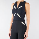 Top Nero-Burro in crêpe leggero con cut-out bicolore TO04761E2 685 ELISABETTA FRANCHI 