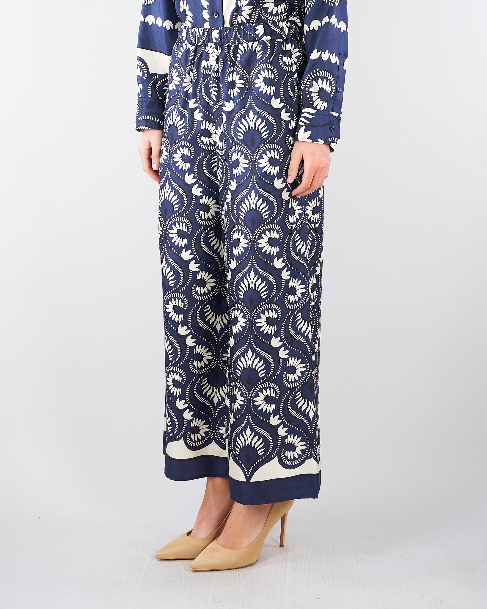 Pantalone Blu-Bianco in seta stampata. WKDOTTICO 1 MAX MARA WEEKEND 