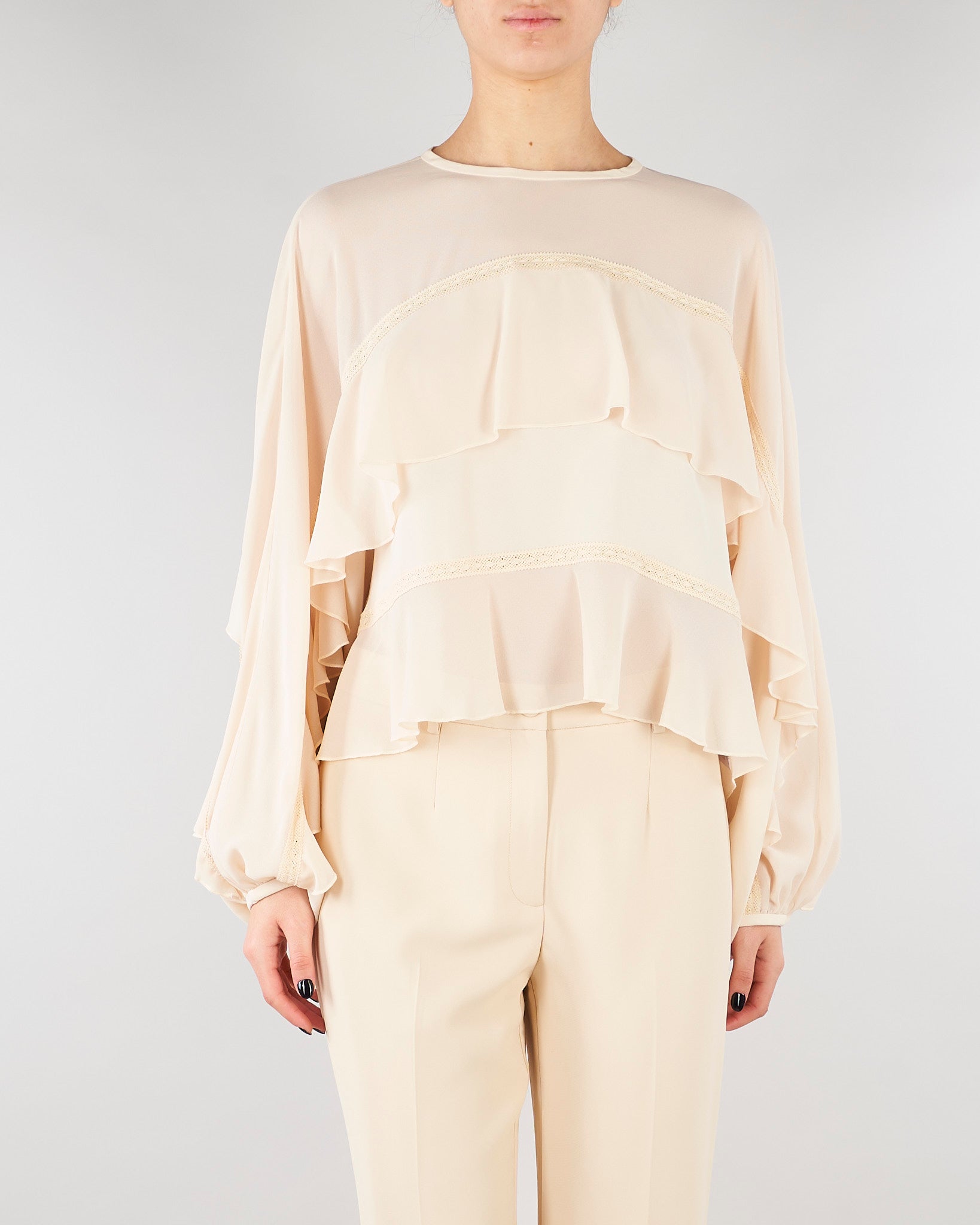 Blusa Fuji crema con balze FUJI 690 NENETTE 