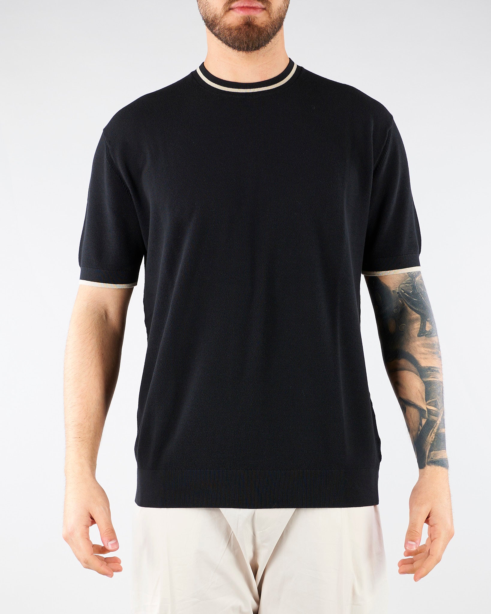 Maglia Nero in puro cotone con profili a contrasto A018F100 9000 PAOLO PECORA 