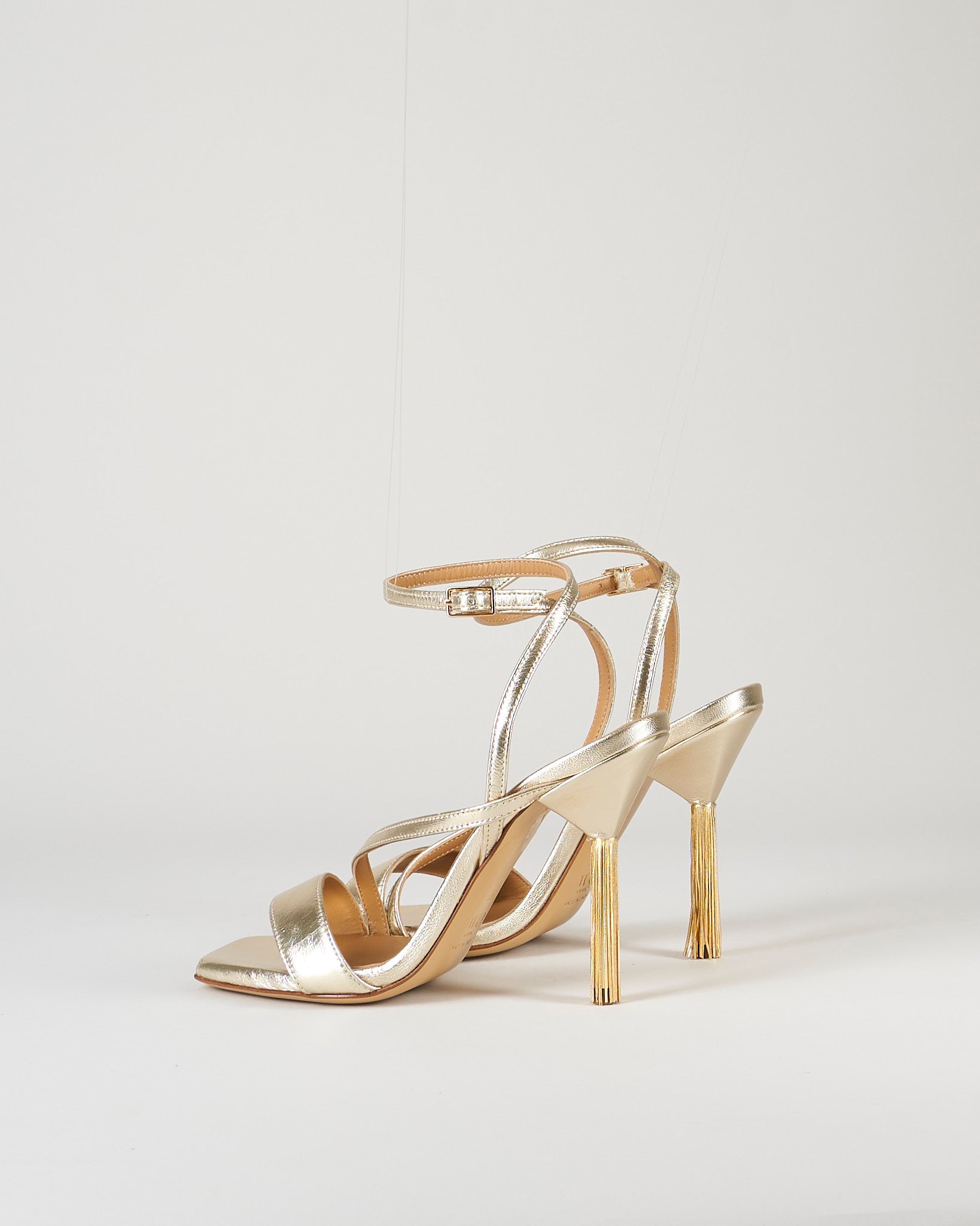 Sandalo Oro in pelle lamè con tacco con frange W395 50 WO MILANO 