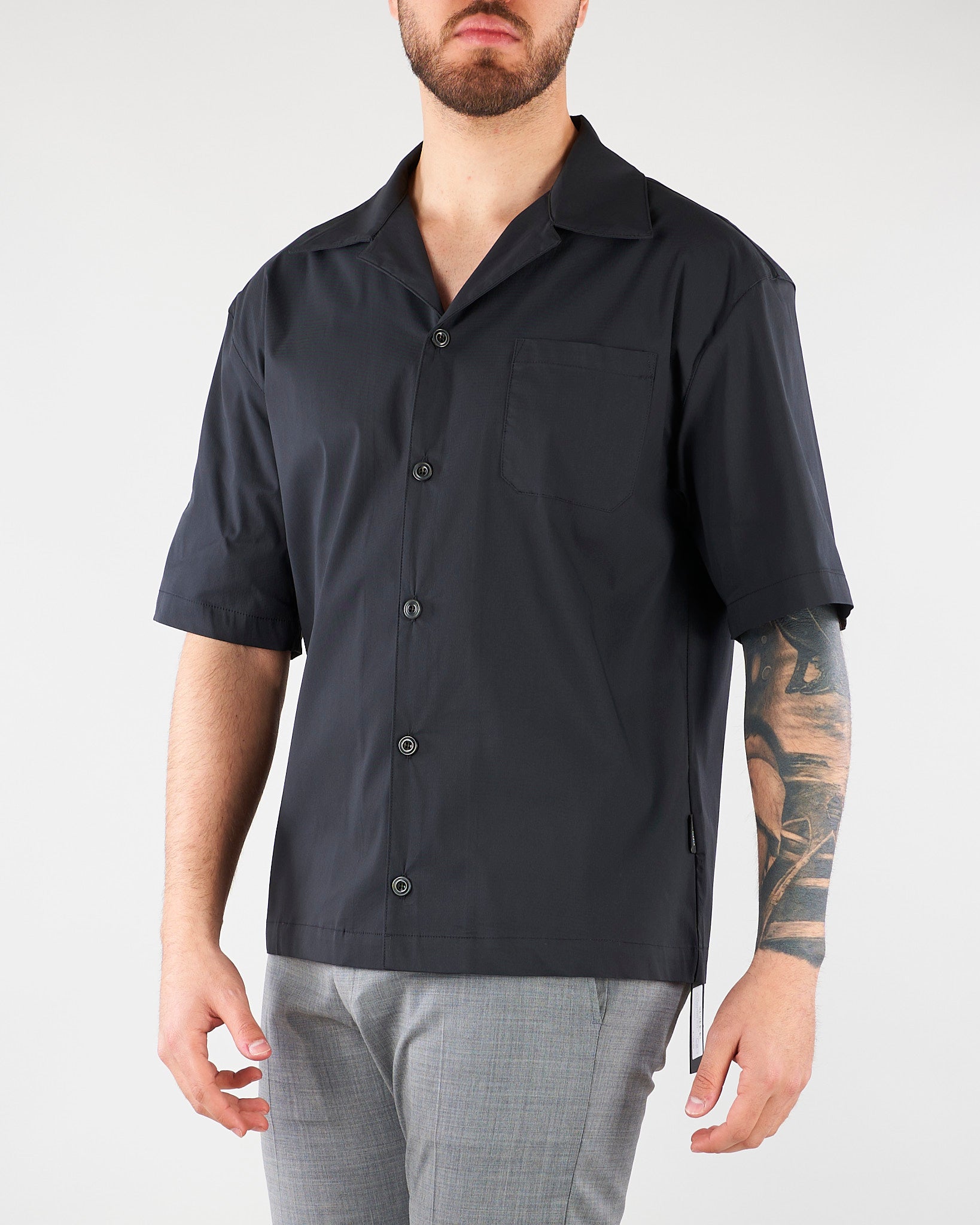 Camicia Nero in cotone con collo bowling XCM7228 99 YES LONDON 