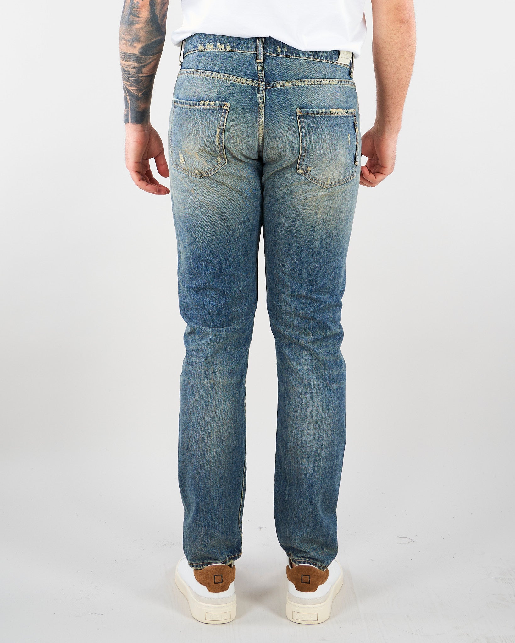 Jeand in Denim lavaggio sabbiato con rotture XJ3232 47 YES LONDON 