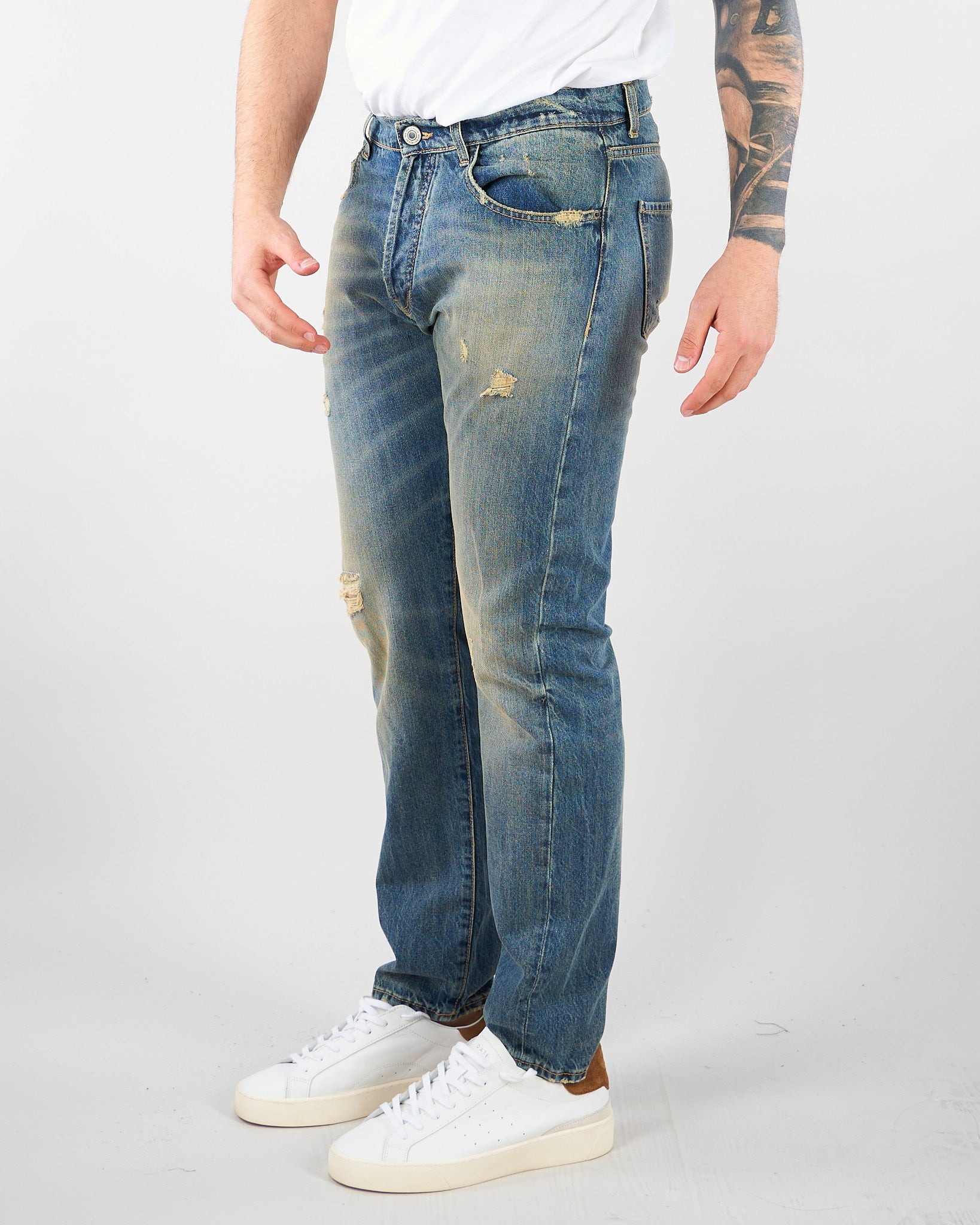 Jeand in Denim lavaggio sabbiato con rotture XJ3232 47 YES LONDON 