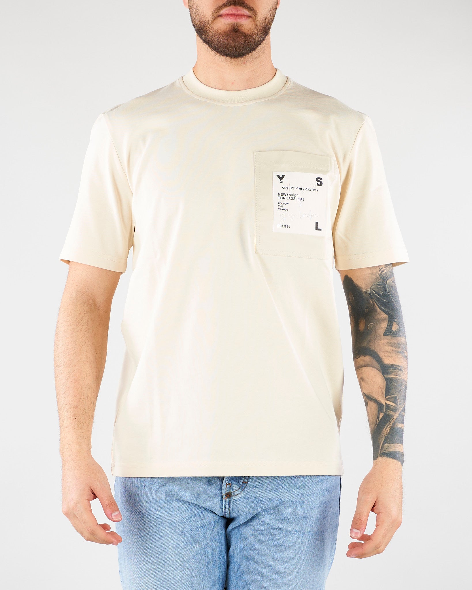 T-shirt Panna in cotone pesante con taschino patch gommata XM4280 2 YES LONDON 