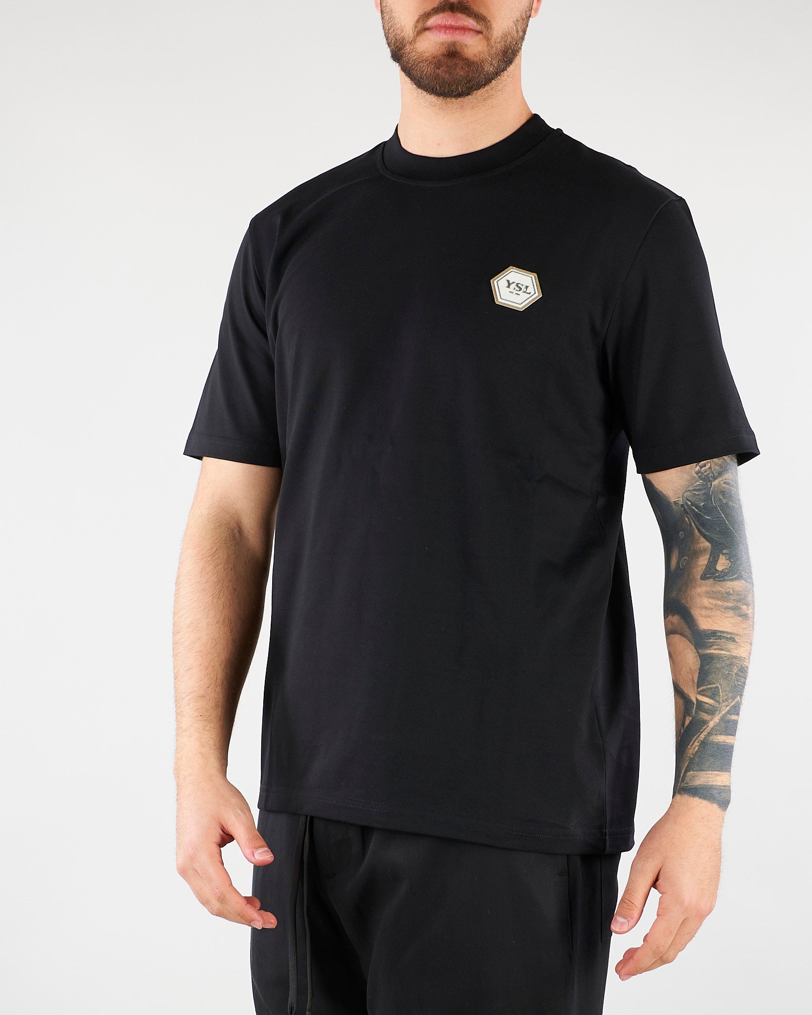 T-shirt Nero in cotone pesante con patch logo XM4296 99 YES LONDON 
