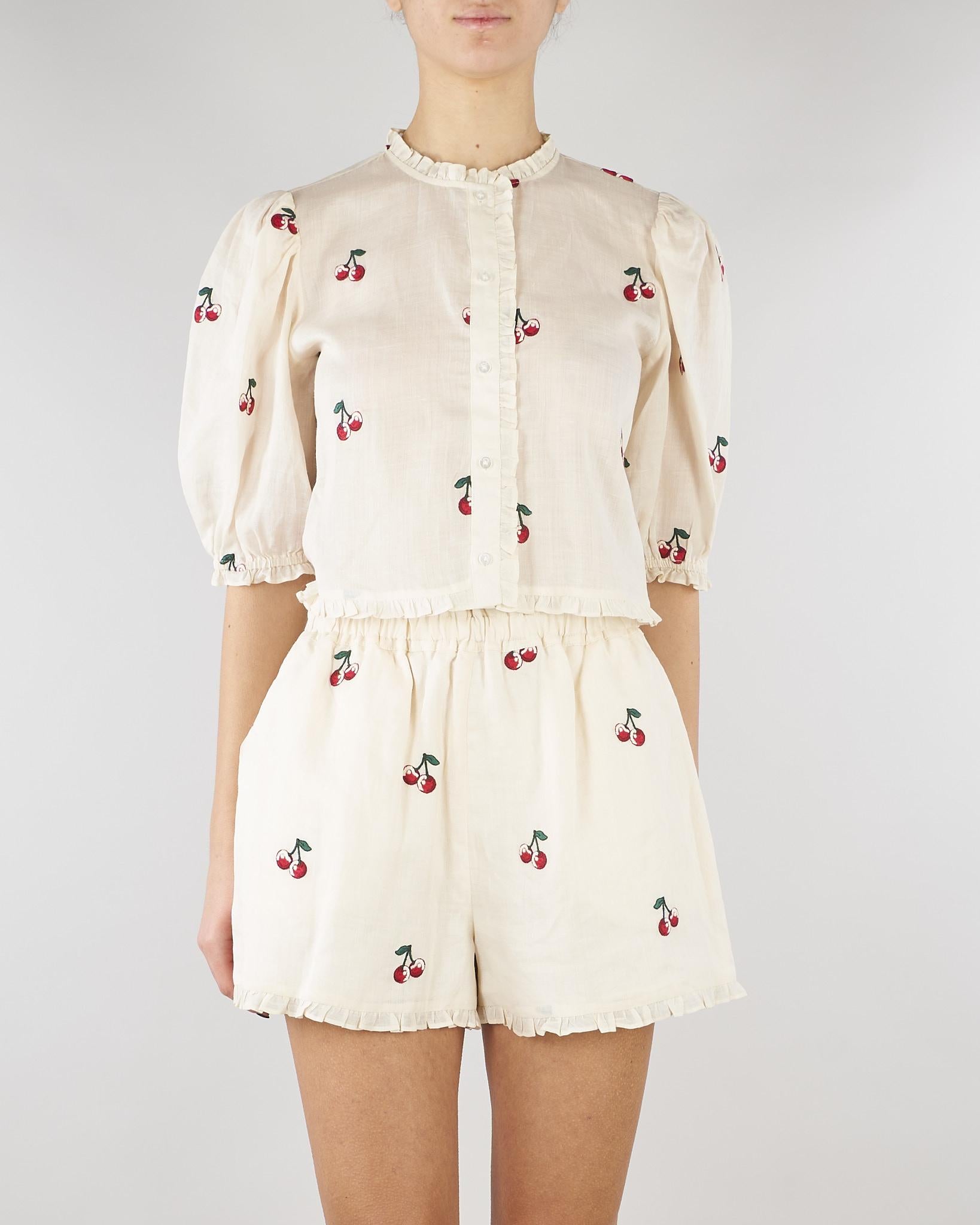 Camicia cropped Crema in ramiè con ricami ciliegie TT2420 13577 TWIN SET 