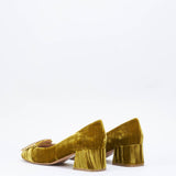 Pumps in vellutto con accessorio Francesco Sacco