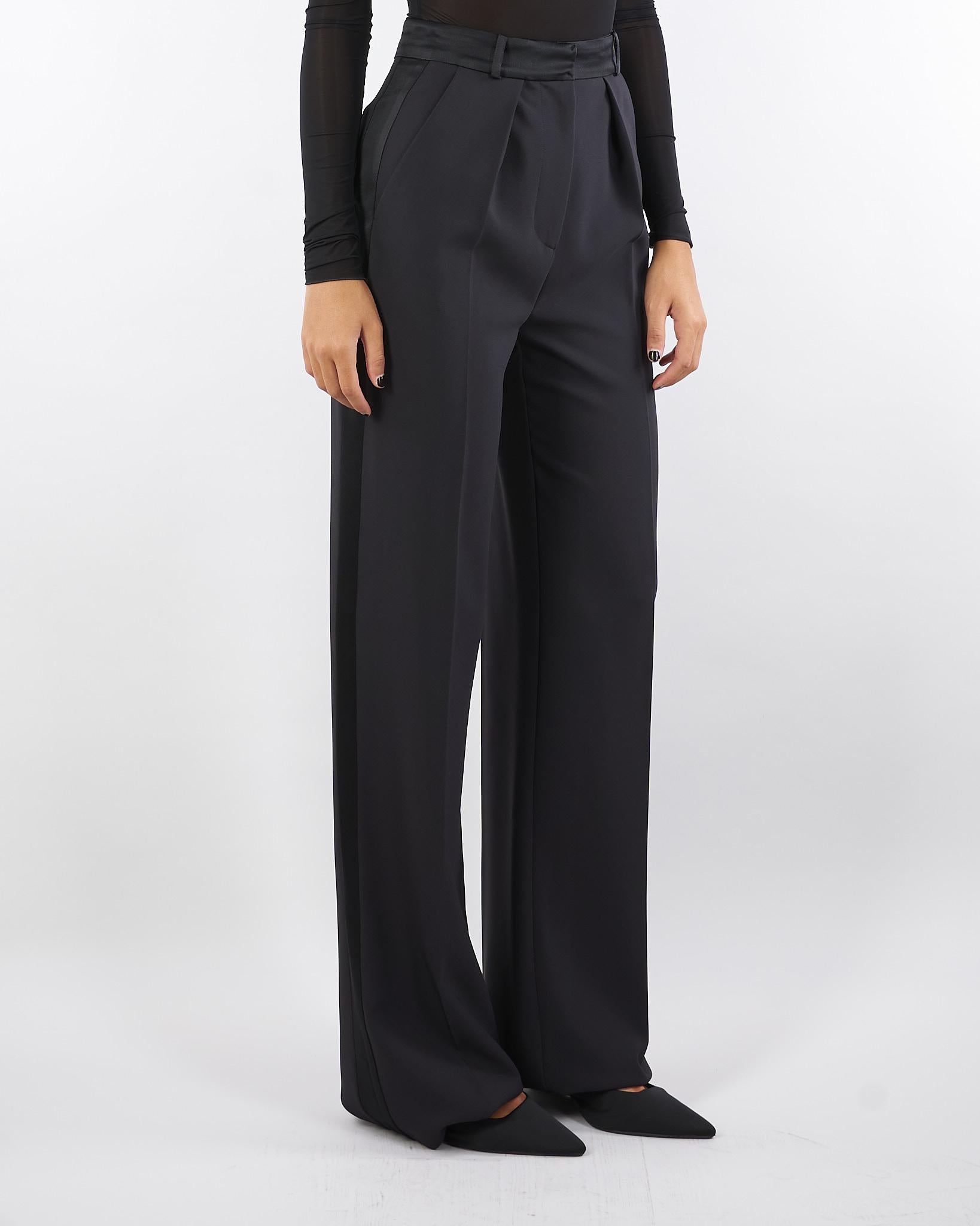 Pantaloni Nero in crêpe leggero con dettagli smoking PA12656E2 110 ELISABETTA FRANCHI 