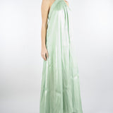 Abito in raso con scollo all'americana