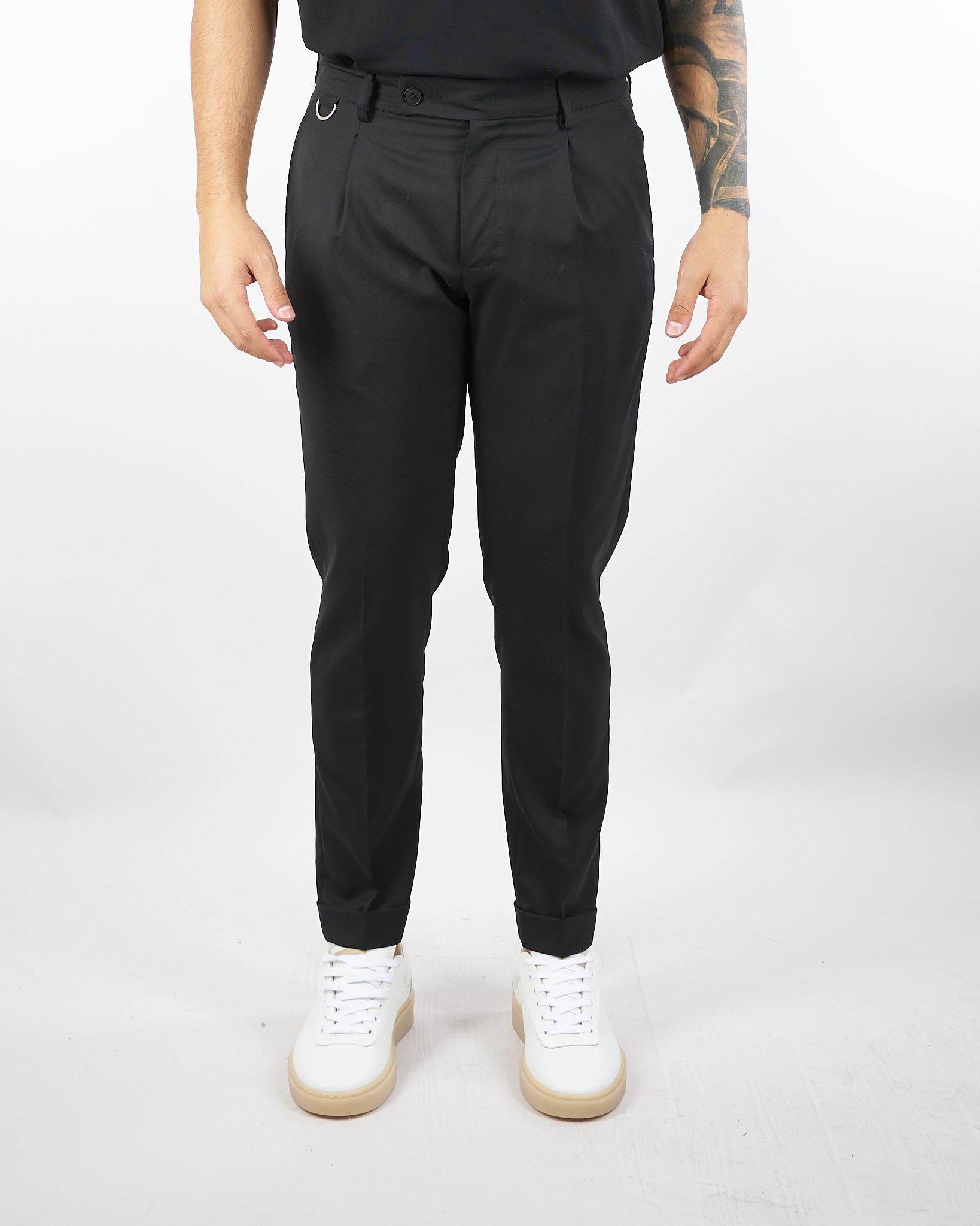 Pantalone Riviera Nero in fresco lana con elastico in vita L1PFW25266920 D001 LOW BRAND 