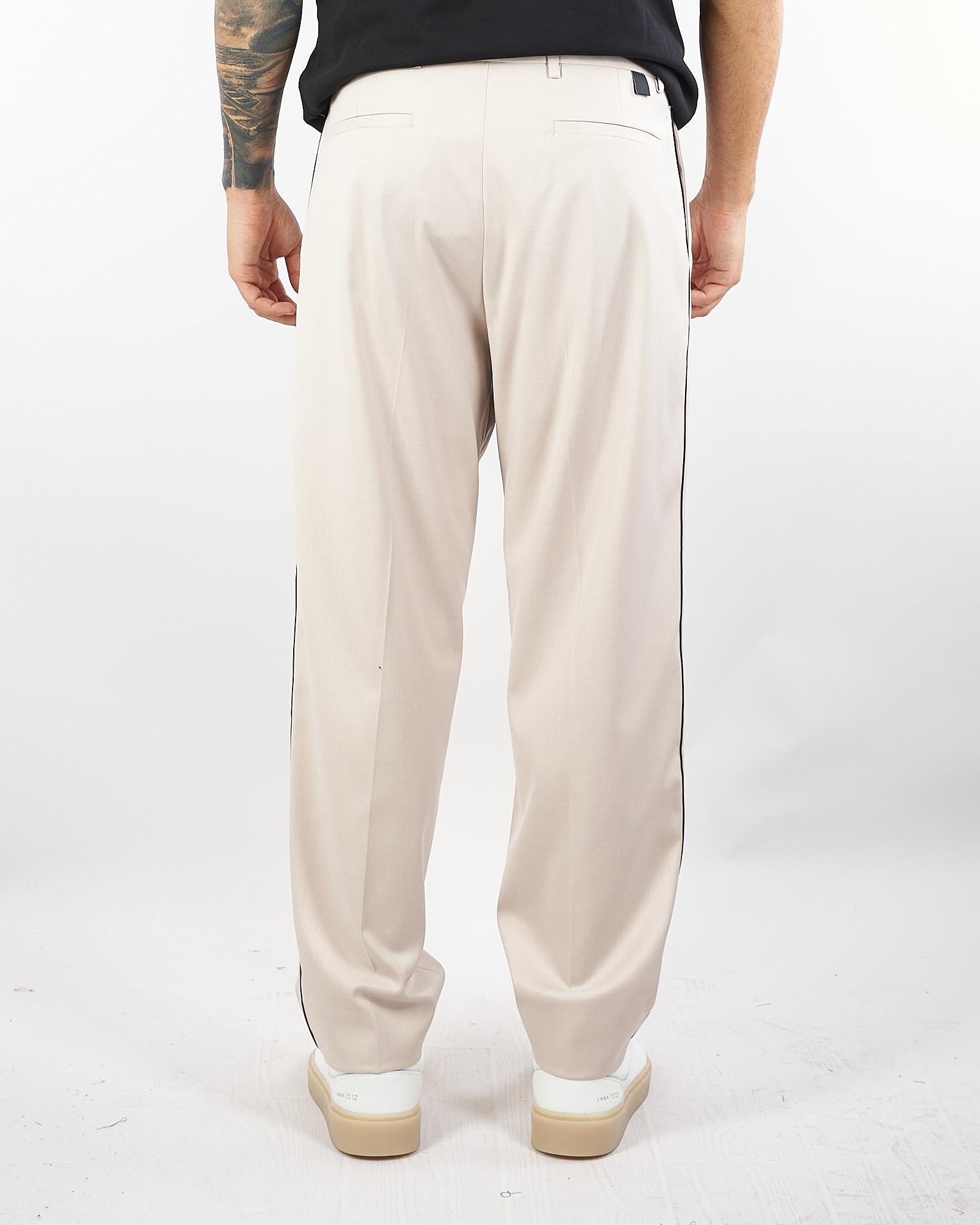 Pantalone Panna in tessuto tecnico con gamba e fondo largo L1PFW25266967 A039 LOW BRAND 