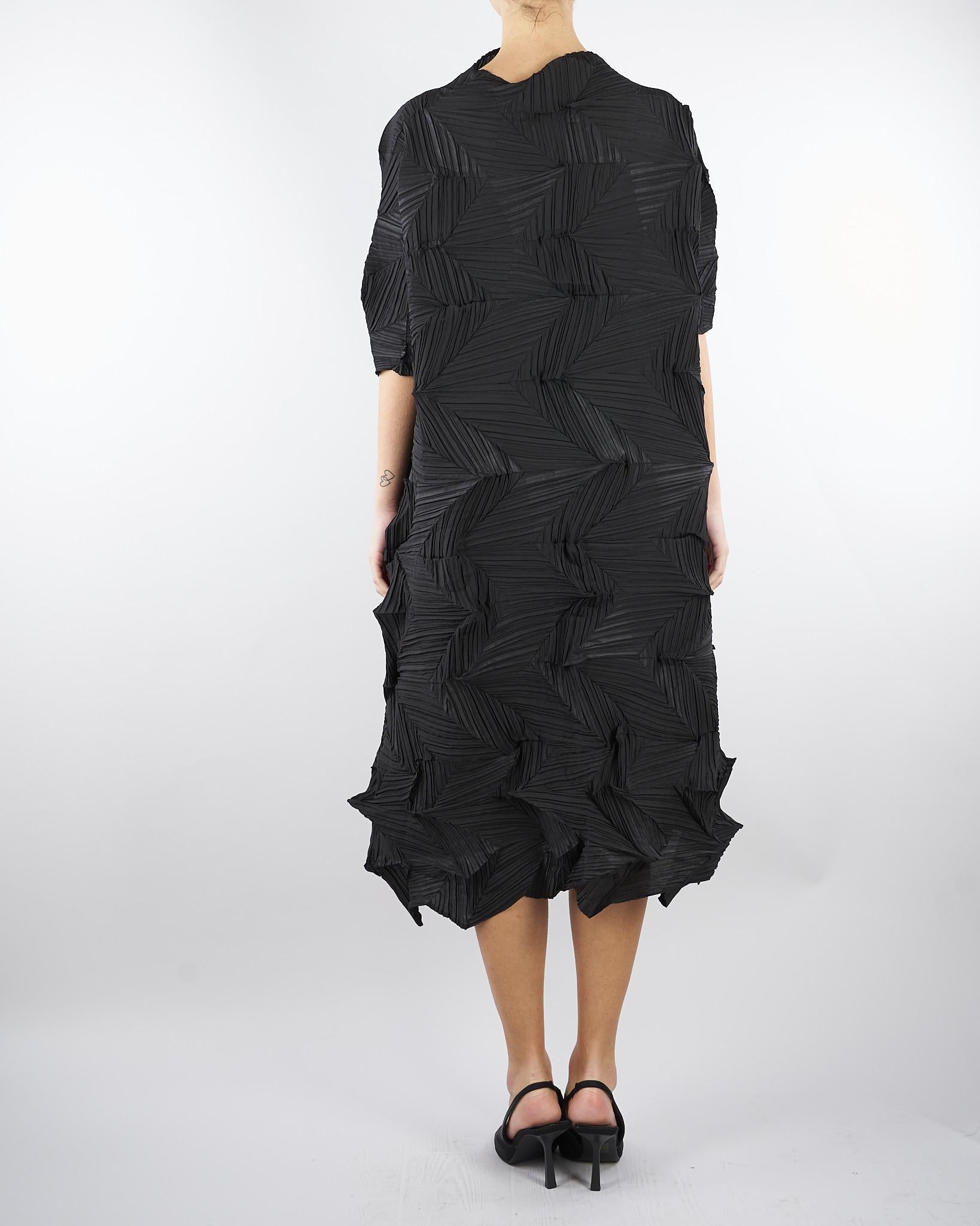 Abito Nero plissettato con disegno fisarmonica M6PY05 100 MEIMEIJ 