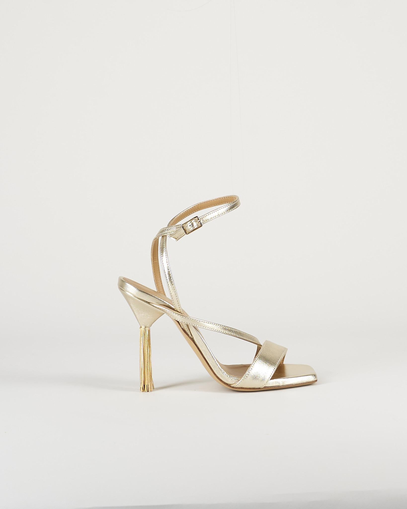 Sandalo Oro in pelle lamè con tacco con frange W395 50 WO MILANO 