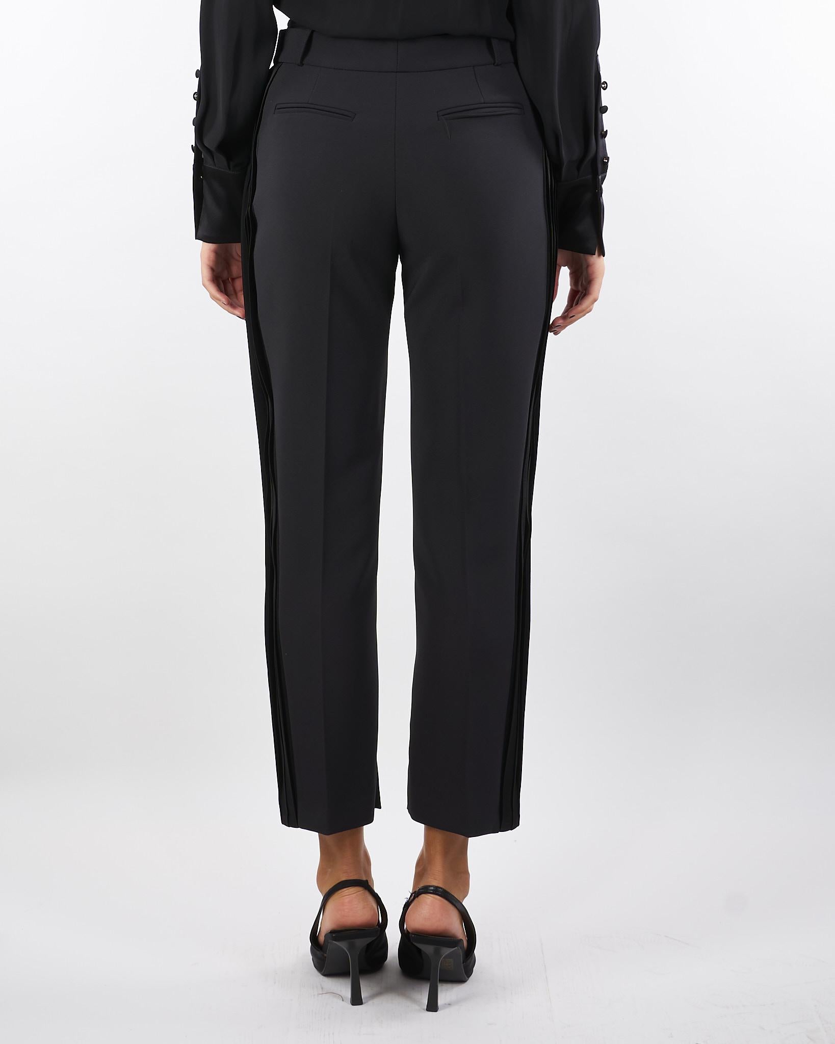 Pantaloni Nero in crêpe leggero con dettagli smoking PA08856E2 110 ELISABETTA FRANCHI 