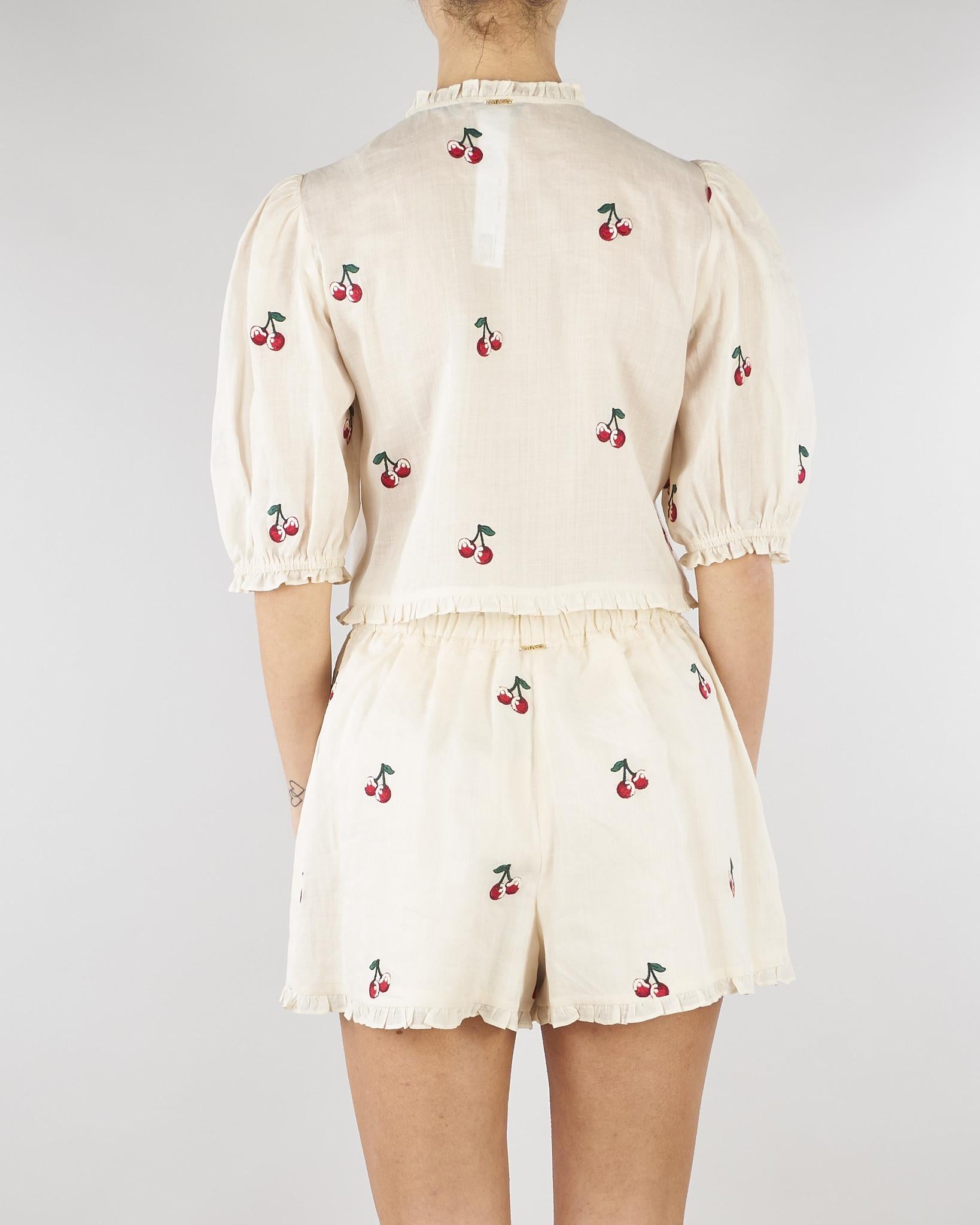 Camicia cropped Crema in ramiè con ricami ciliegie TT2420 13577 TWIN SET 