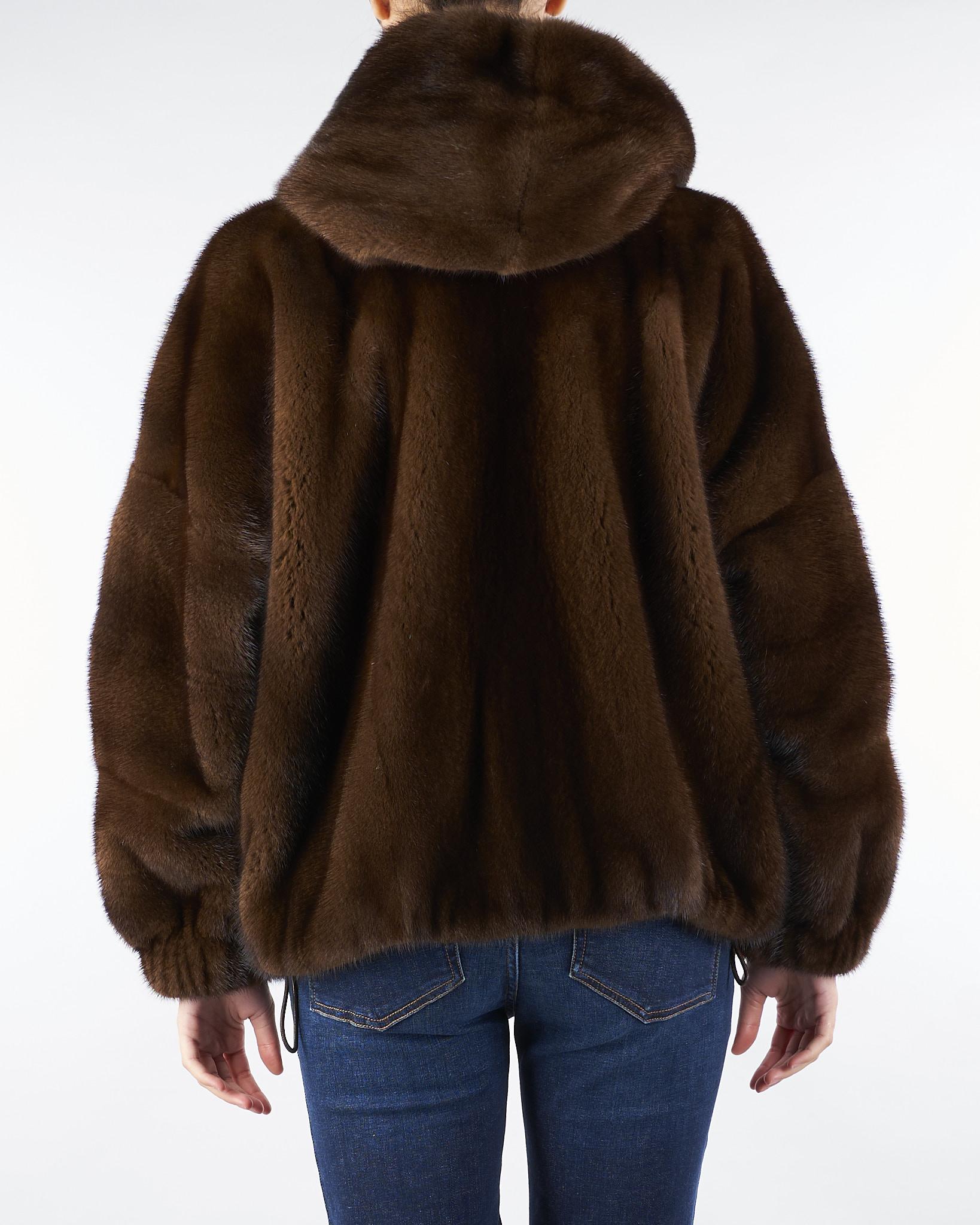 Vera Pelliccia Moro in Visone con cappuccio P2504V 98 GIOVI 