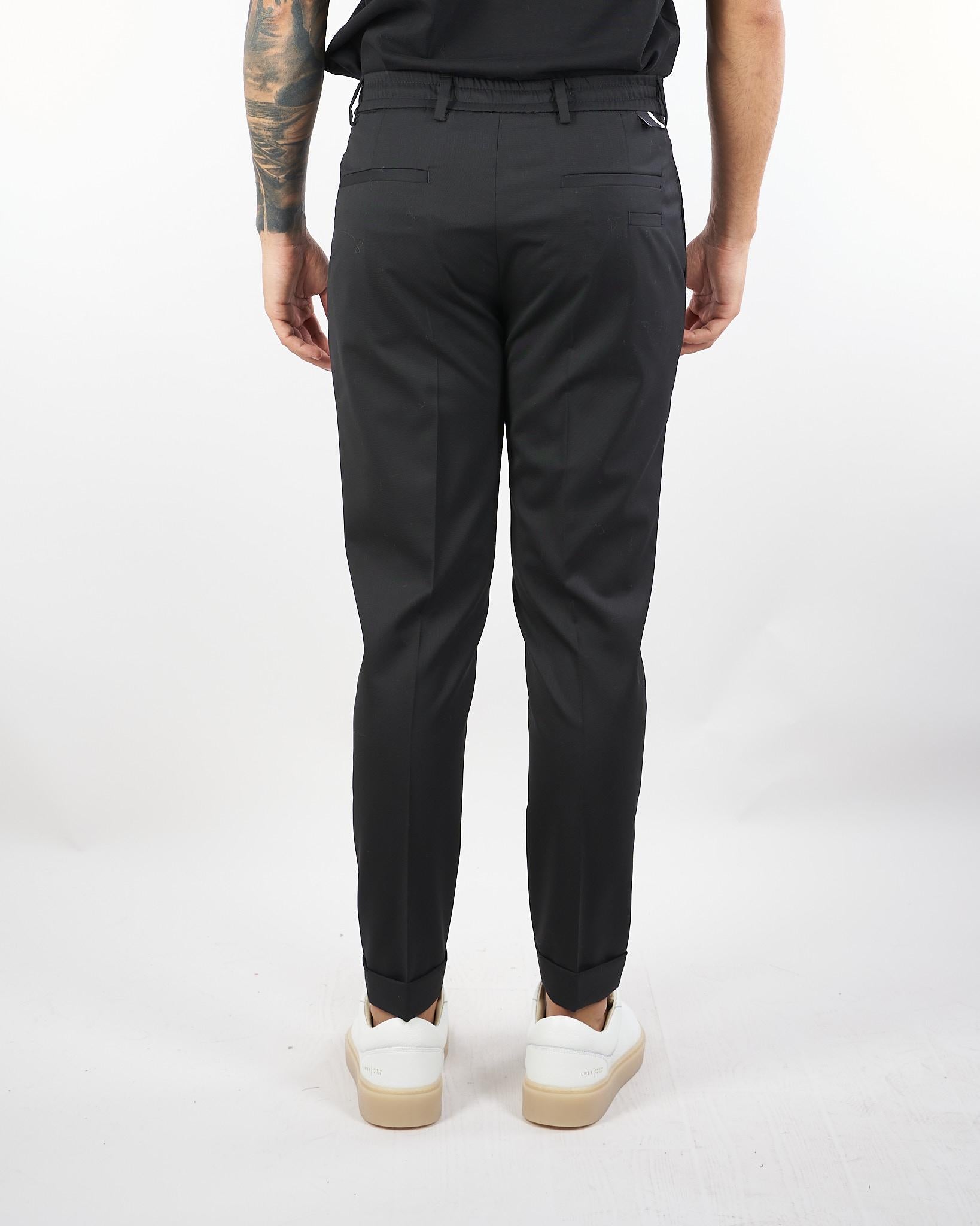 Pantalone Riviera Nero in fresco lana con elastico in vita L1PFW25266920 D001 LOW BRAND 
