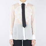 Camicia in voile di seta con ruches e cravatta