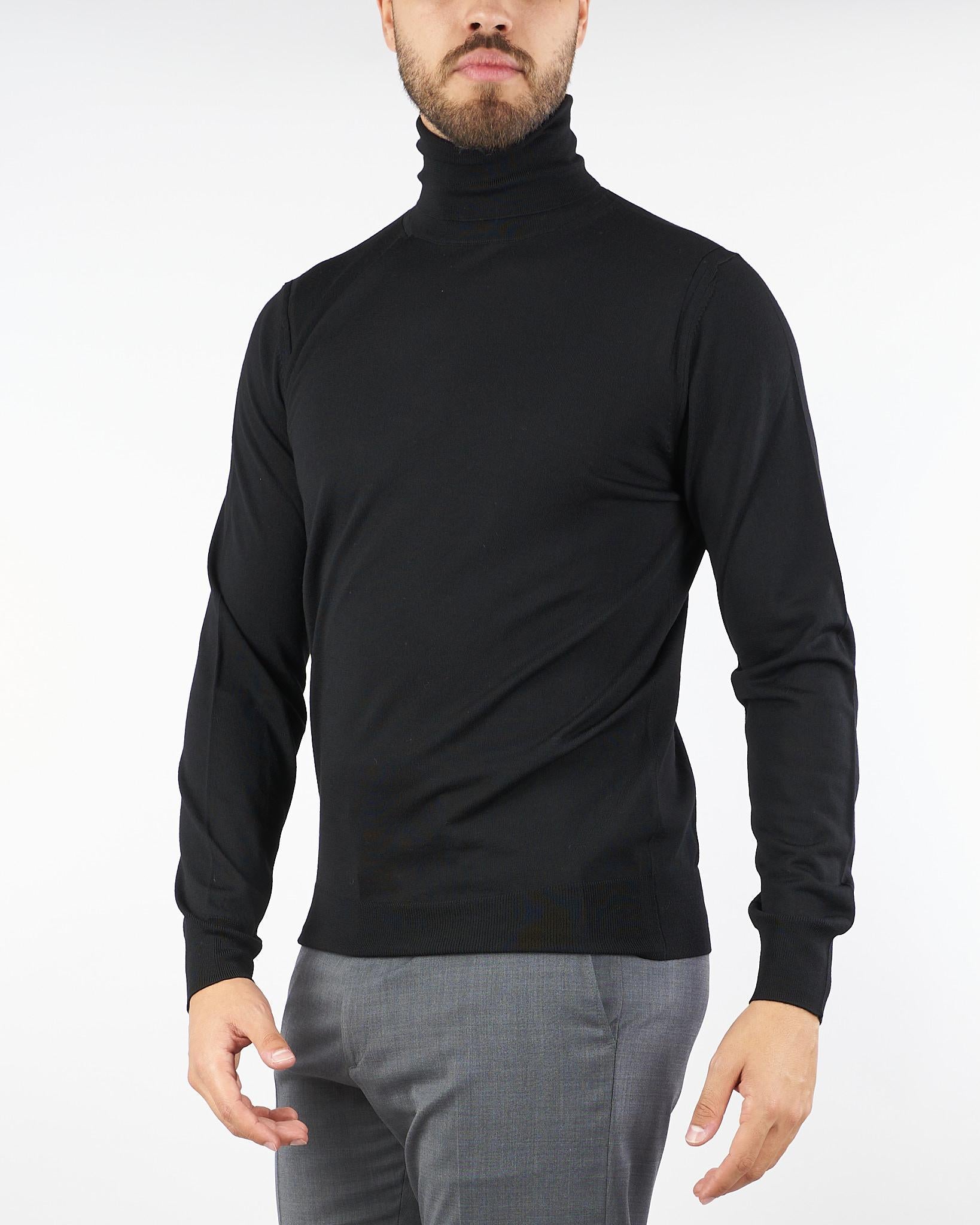 Maglia Nero Dolcevita in pura lana merinos finezza 16 A003F001 9000 PAOLO PECORA 