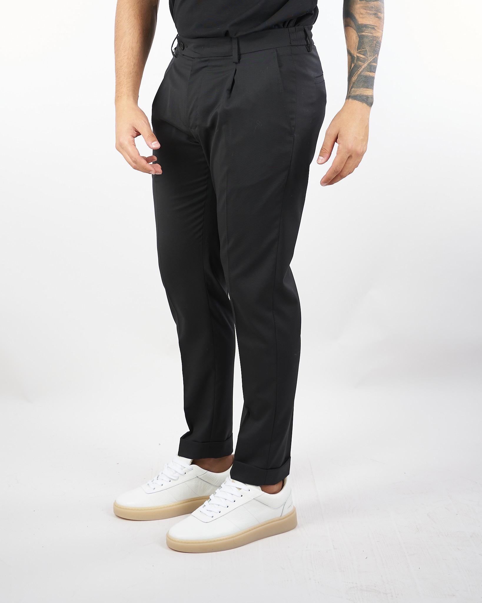 Pantalone Riviera Nero in fresco lana con elastico in vita L1PFW25266920 D001 LOW BRAND 