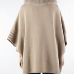 Mantella Sabbia in pura lana merinos con inserti in vera pelliccia P2510VO 02 GIOVI 