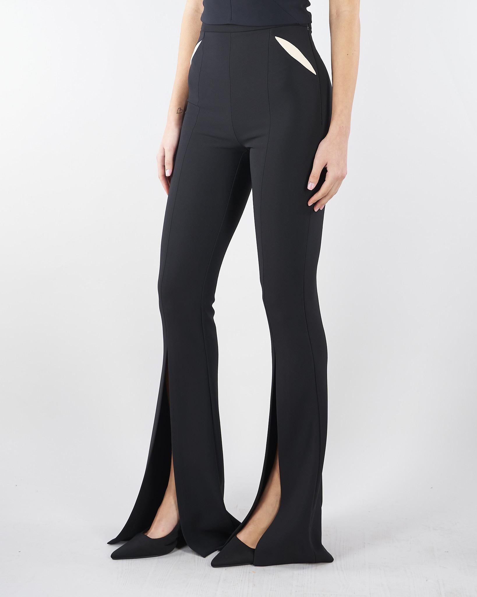 Pantaloni Nero-Burro in crêpe leggero con cut-out e spacchi PA15961E2 685 ELISABETTA FRANCHI 