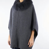 Mantella Antracite in pura lana merinos con inserti in vera pelliccia P2510VO 90 GIOVI 