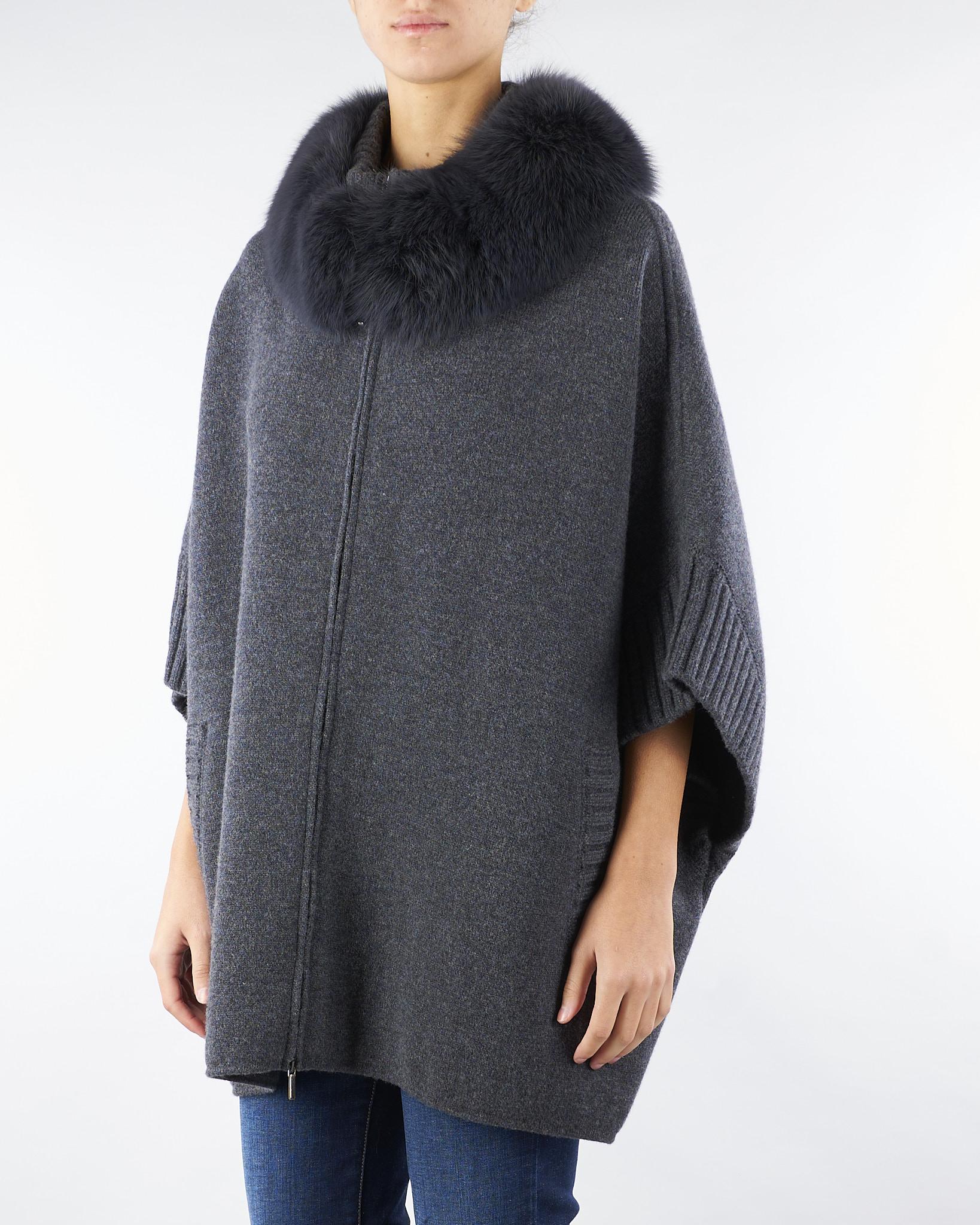 Mantella Antracite in pura lana merinos con inserti in vera pelliccia P2510VO 90 GIOVI 