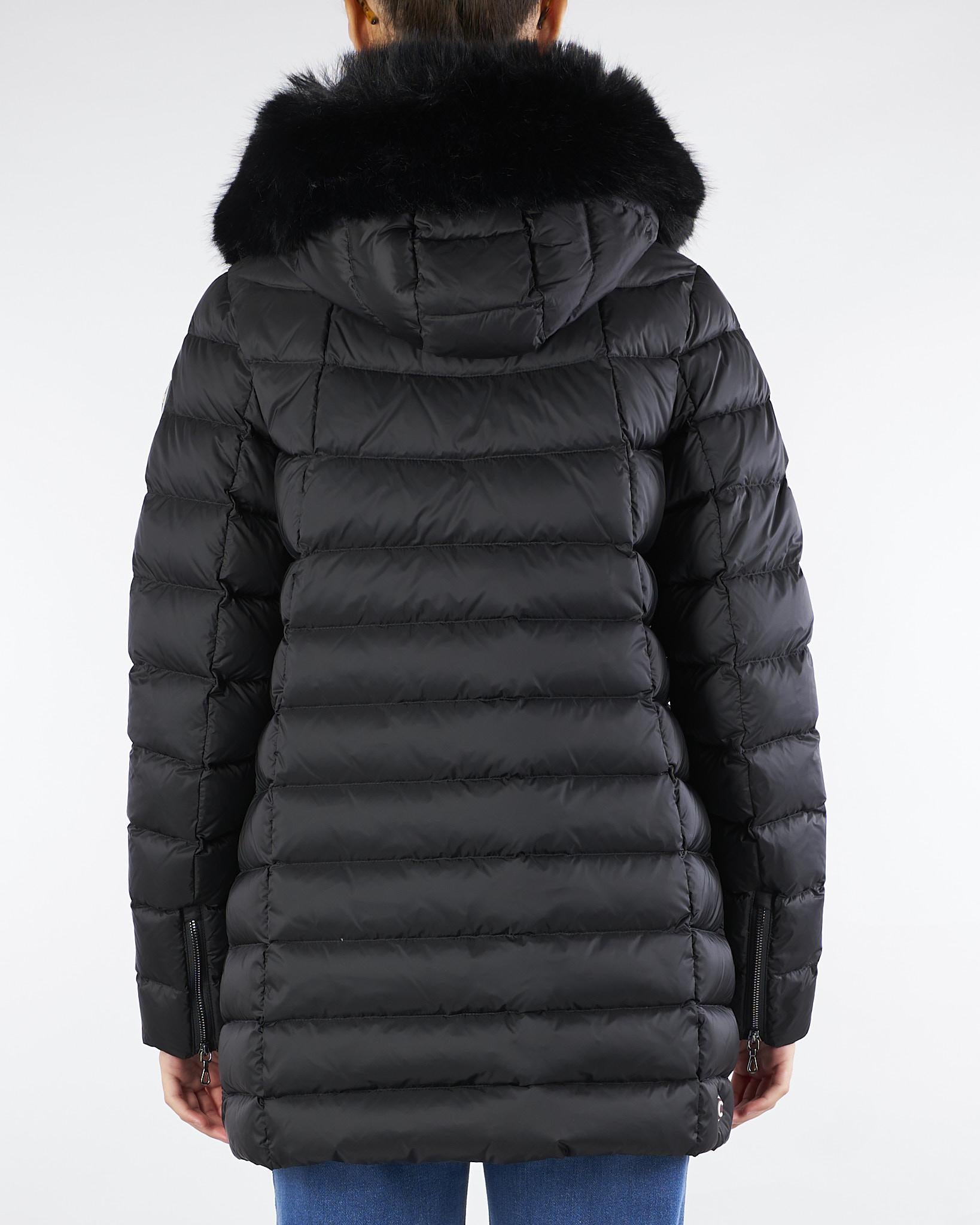Piumino Nero a trapezio con cappuccio e vera pelliccia 2233E2Y0 99 COLMAR 