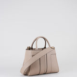 Tote media Greige con logo in rilievo