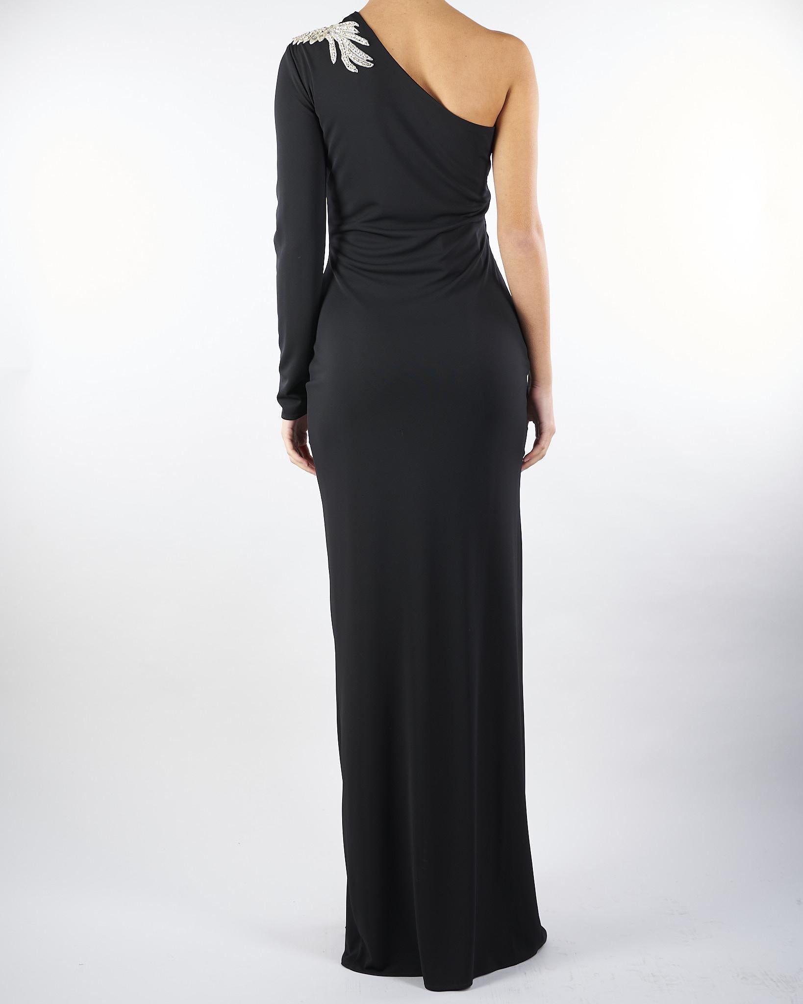 Abito Nero lungo con applicazione sulla spalla AT109 99 ATELIER LEGORA 